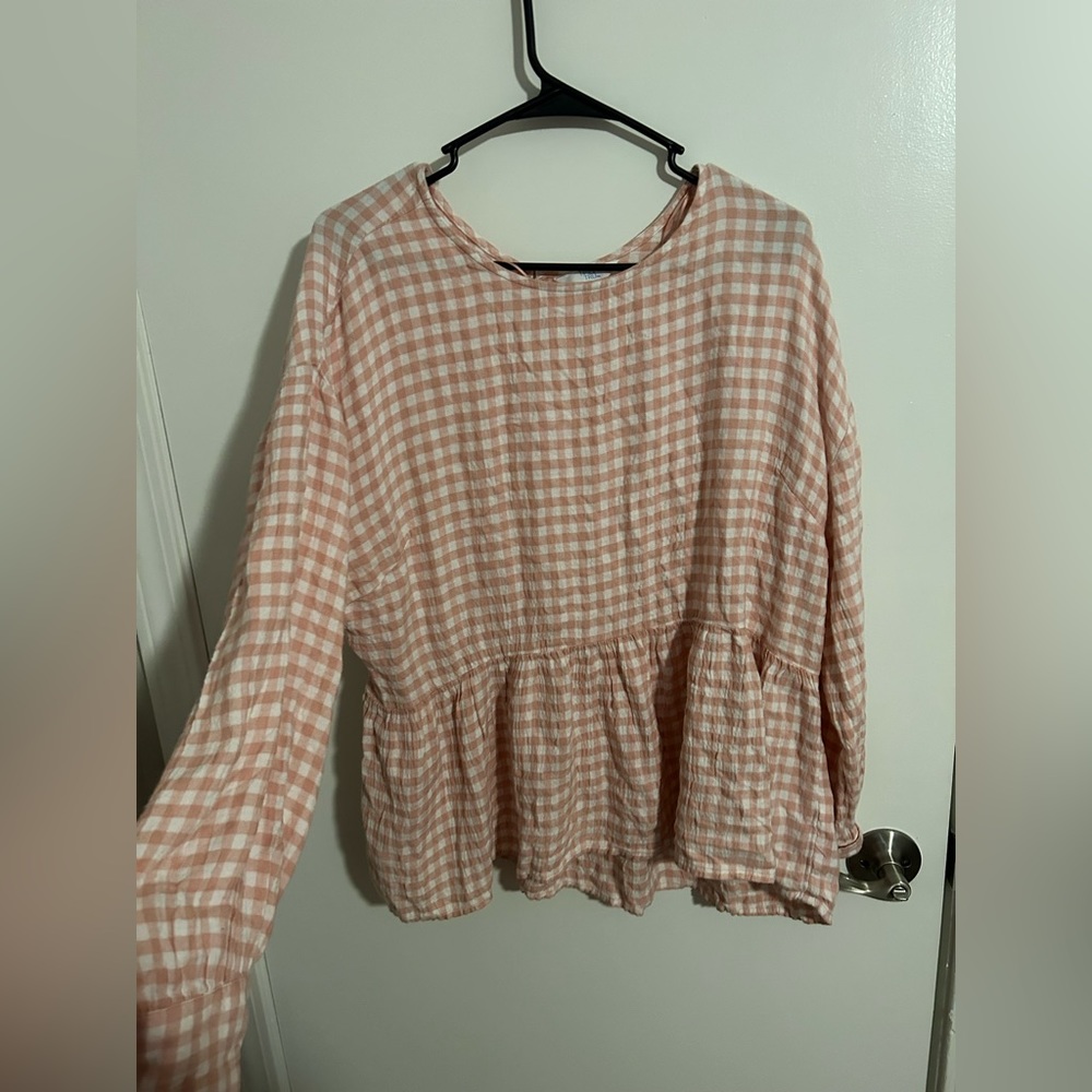 Long sleeve shirt. Size large.